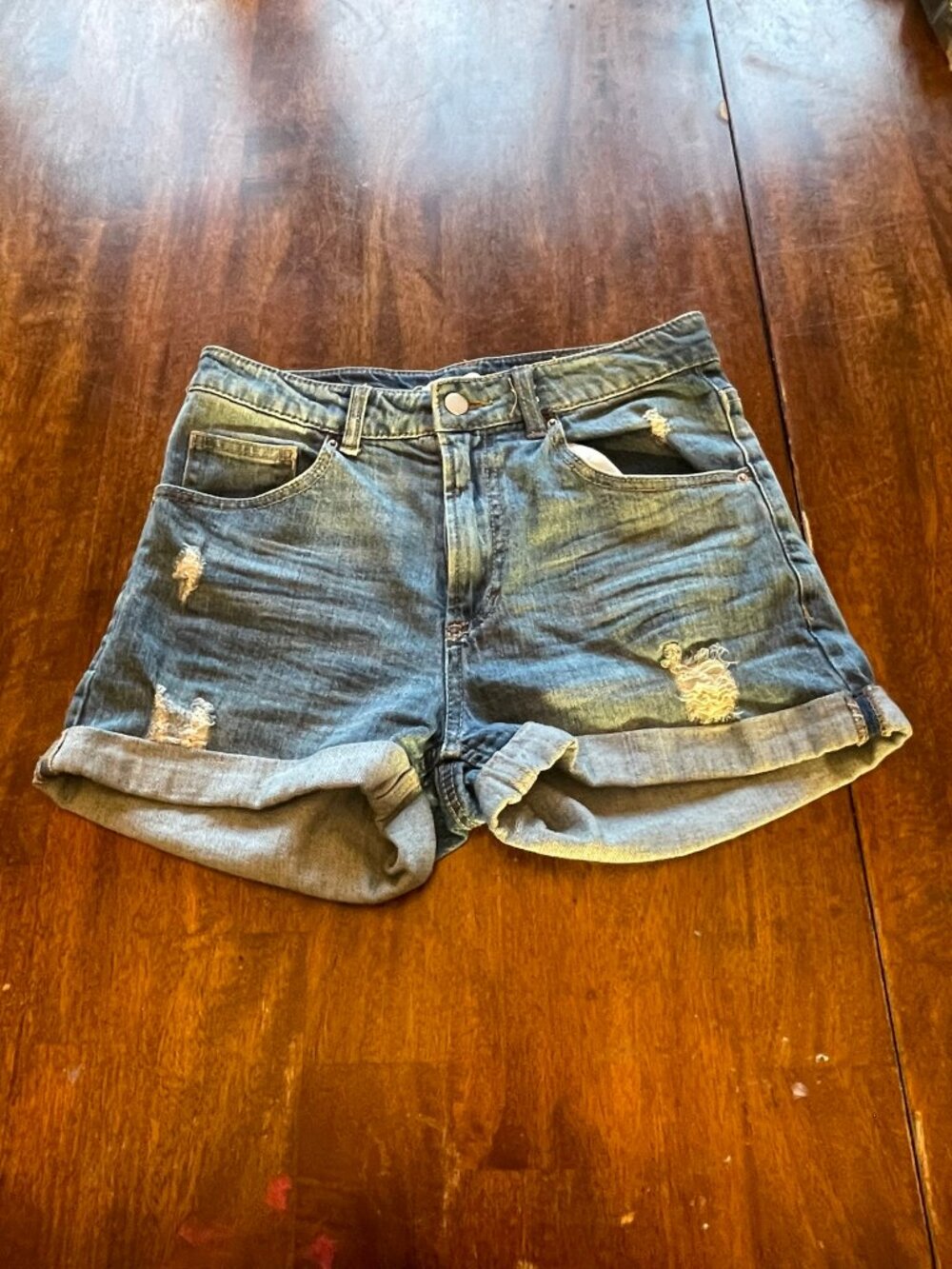 H&M Distressed Cuffed Denim Shorts Medium Wash High Rise Size 6